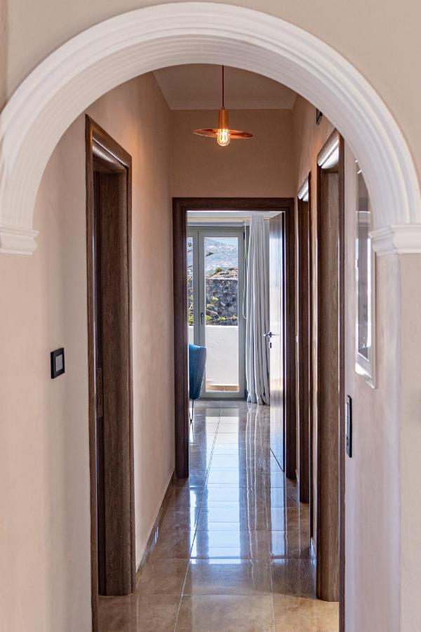 Vourvoúlos Loulaki Villas Santorini מראה חיצוני תמונה